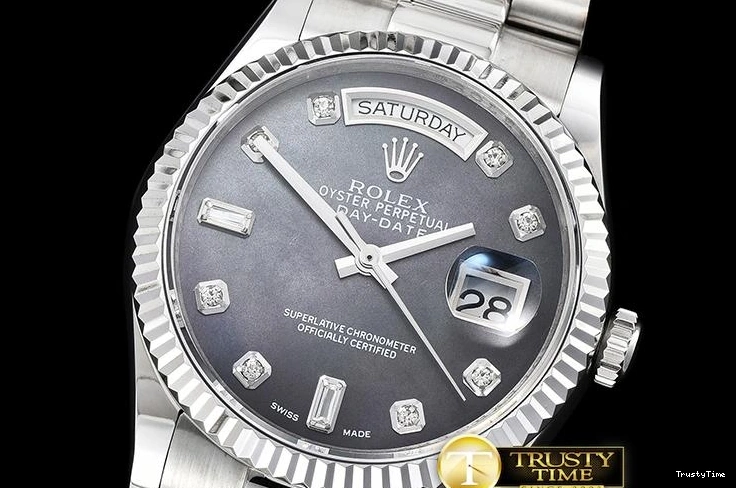 1118 RDD0214B – DayDate 36mm GoAnywhere 682